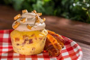 Piggylicious Bacon Cupcake with Maple Frosting and Pretzel Crunch ©Disney