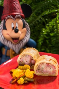 Pork and apple sausage roll ©Disney