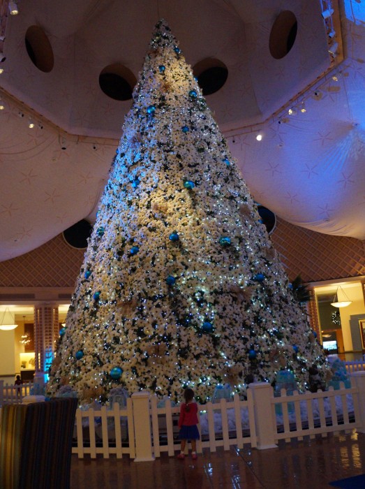 The tree at the Dolphin simply blew me away. (Photo by Julia Mascardo)