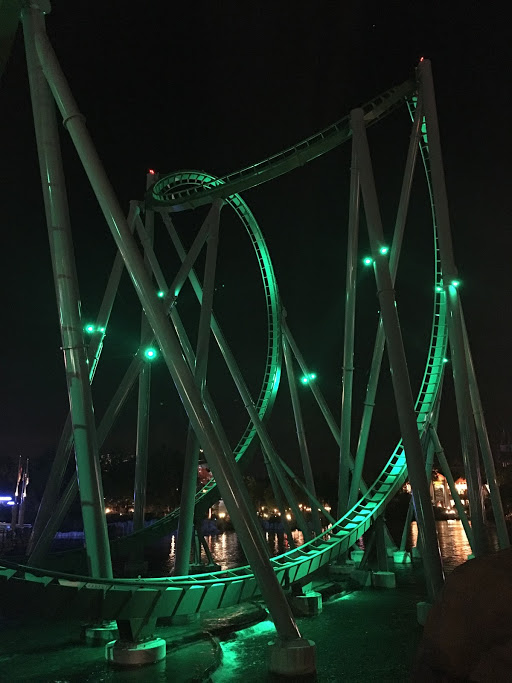 The Incredible Hulk looks... well... incredible at night - Photo by Seth Kubersky