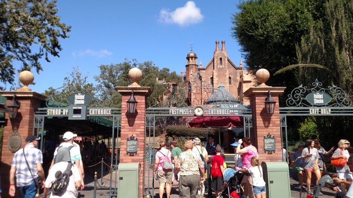 The Haunted Mansion after crowds started to build