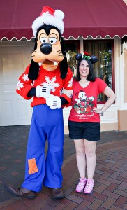 Disneyland Holiday Character - Goofy