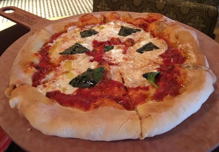Trattoria al Forno's margherita pizza